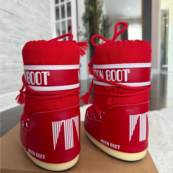Moon Boot Icon Nylon in Dazzling Red - Picture 6 of 6
